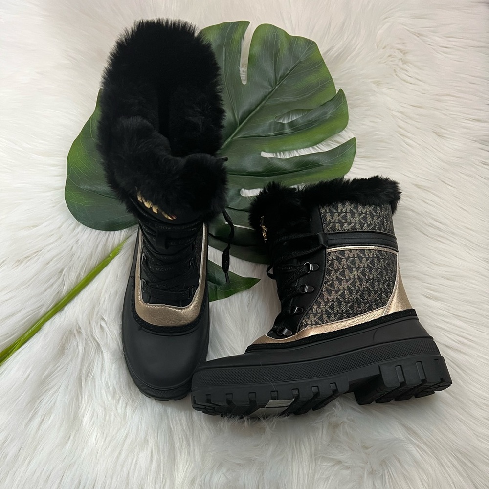 Michael Kors Ozzie Logo Panelled Ankle Boots Black Gold ✨brand new✨ - Picture 5 of 7